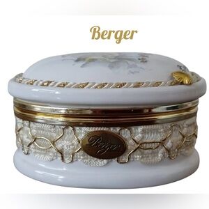 Berger White Porcelain Cherub Hinged Lid Container with Gold Toned Accents Italy